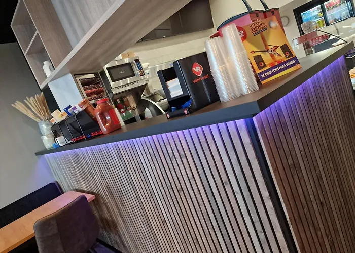 Logies De Kaai לינה וארוחת בוקר 3*